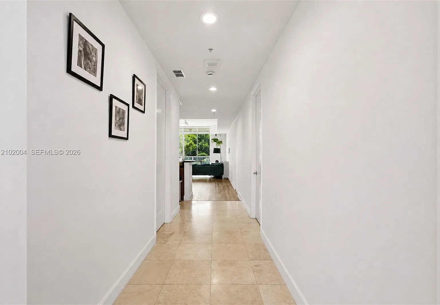 15051 Royal Oaks Ln — Photo 3
