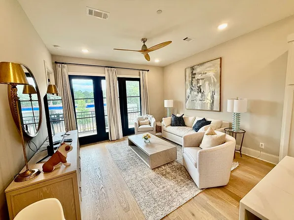 403 Russell St #201, Starkville, MS 39759