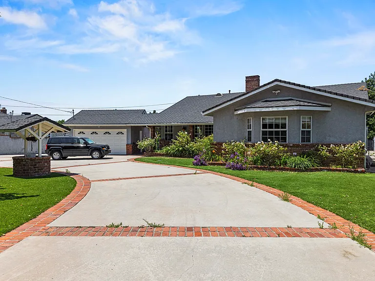 9141 Wheatland Ave — Photo 1