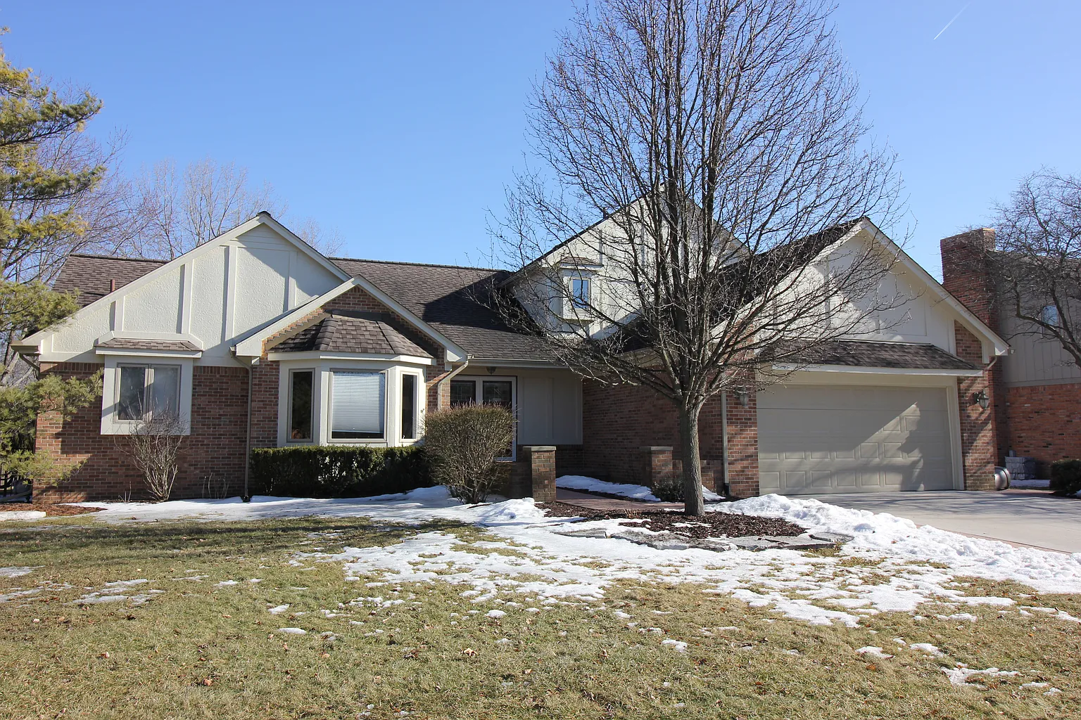 6690 Forest Park Dr photo 1