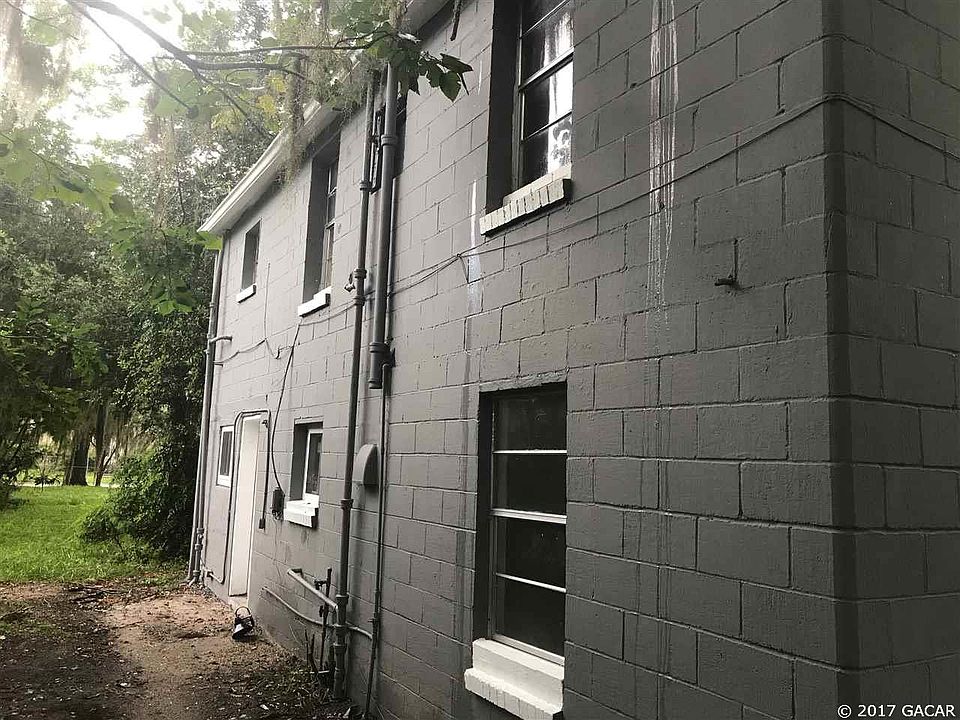 1st image of 811A NE 20th St