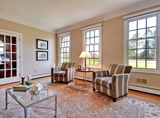 7 Ponds Edge Ln, Warren, NJ 07059