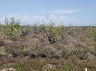 613 W Shady Oak Ln, Rockport, TX 78382