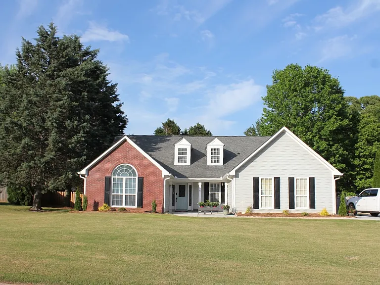 4015 Delamar Dr — Photo 1