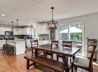 5350 Edgewood Shores Dr, Howell, MI 48843