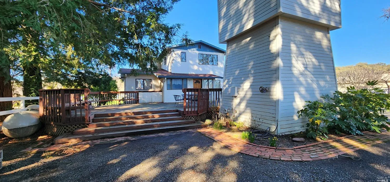 3 bed, 2100 sqft, $3,500 — Photo 3