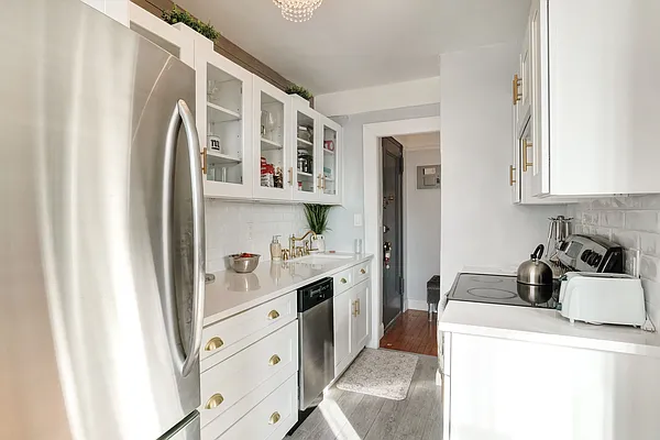Sold by Compass | media 1