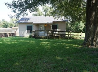 1031 S 5th St, Conroe, TX 77301