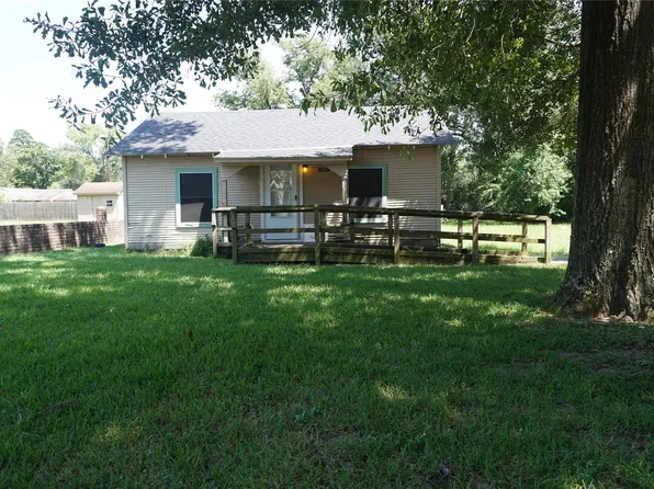 1031 S 5th St, Conroe, TX 77301