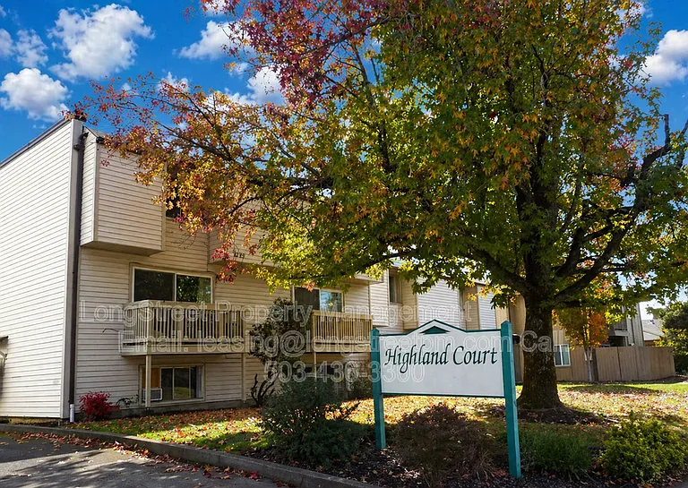 2135 NW Highland Dr #1 — Photo 1