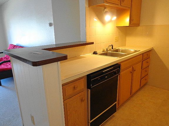 2nd image of 1516 Grand Ave #207