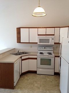 3rd image of 4522 Ironwood St