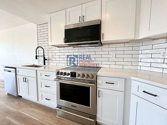 2nd image of 100 Park Ave W APT 1404