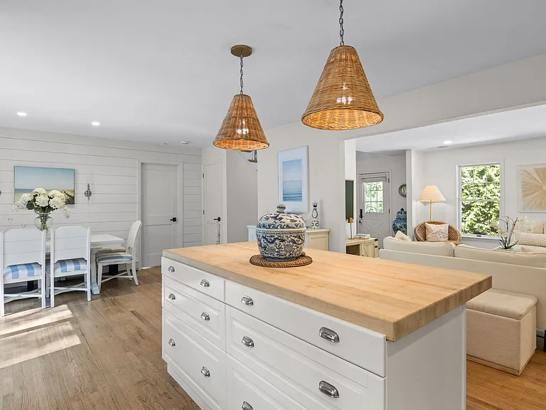 2421 Noyac Rd — Photo 18