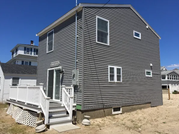 7 Atlantic Ave APT 1, Hampton, NH 03842