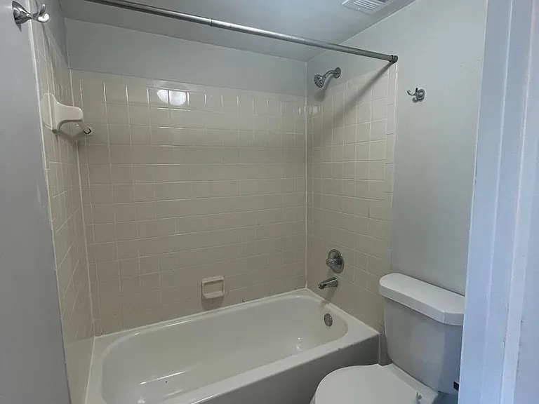 728 Executive Center Dr #29-5-29 — Photo 9