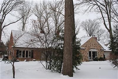 2nd image of 24501 Hilliard Blvd #2