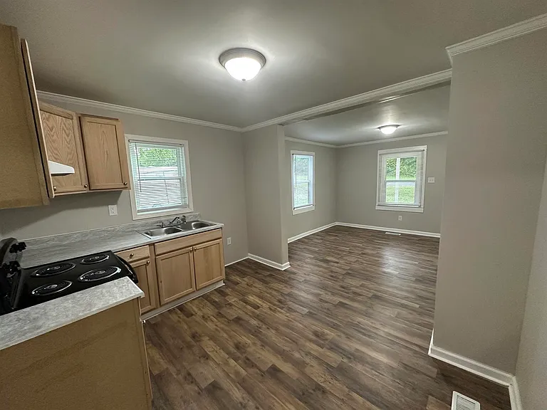 420 Airline Ave — Photo 16