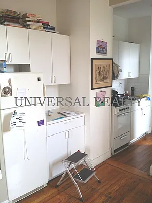 Rented by Universal Realty Group | media 16