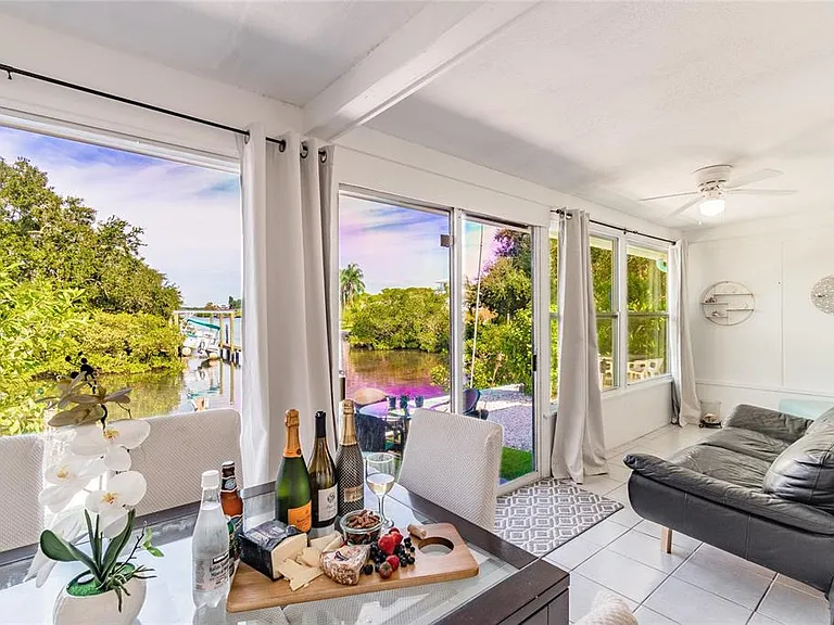 607 Betmor Ln #BEACHCOMBER — Photo 22