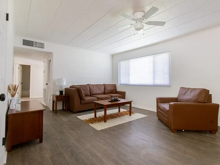 1118 Adams Ave #1SBUILDING-I — Photo 9