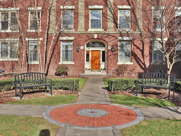 141 Beaconsfield Rd #3 — Photo 2