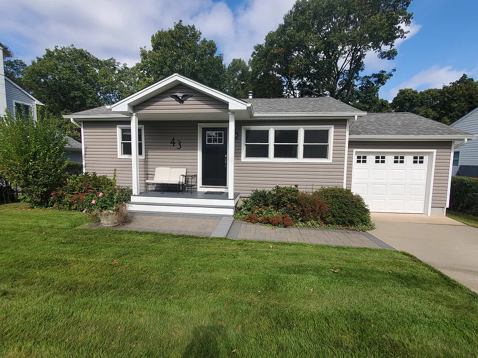 43 Soundview Ave