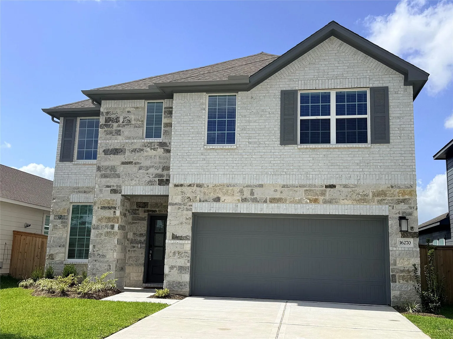 4 bed, 3.5 bath, 2738 sqft, $2,600 — Photo 2