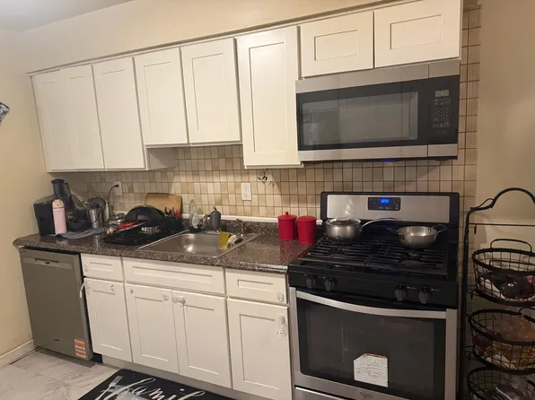 1631 Raspberry Ct, Edison, NJ 08817