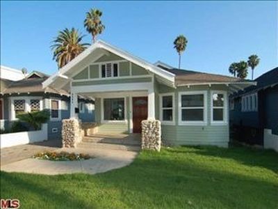6004 Carlton Way, Los Angeles, CA, 90028
