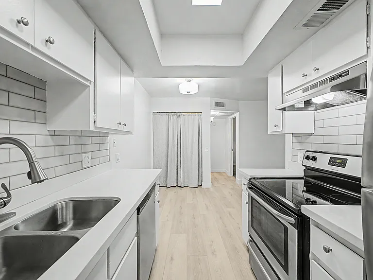 2937 E Beck Ln #2 — Photo 19