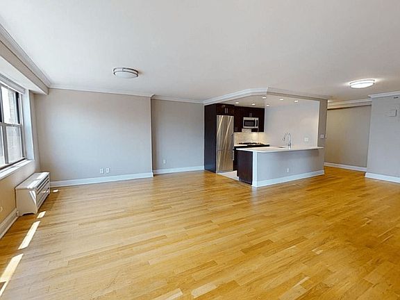 5th image of 310 Greenwich St APT 26c