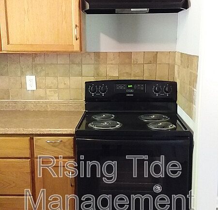 5th image of 1036 Arcadia Cir