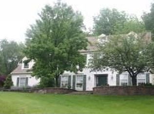8 Kuehn Ct, Flemington, NJ 08822
