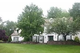 8 Kuehn Ct photo 1