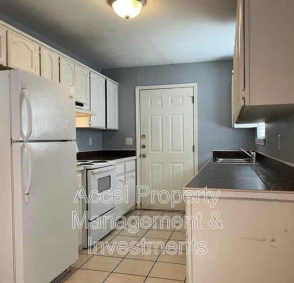 1522 W Nolana Ave #A — Photo 3