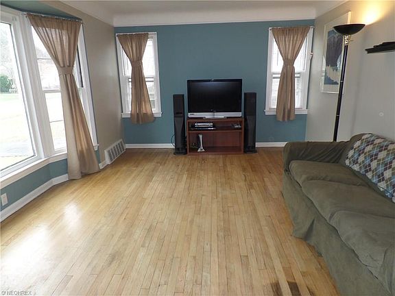 2nd image of 5275 Case Ave