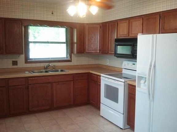 5th image of 2433 Nokomis Ave