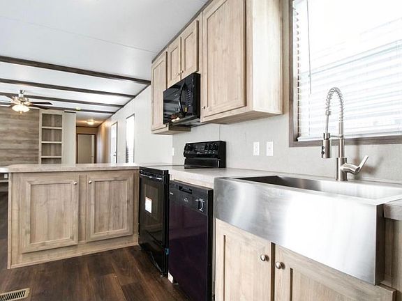 3rd image of 3802 Willow Dr