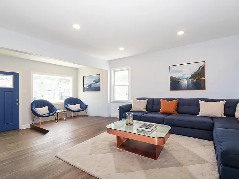 1170 Gruber Ave — Photo 3