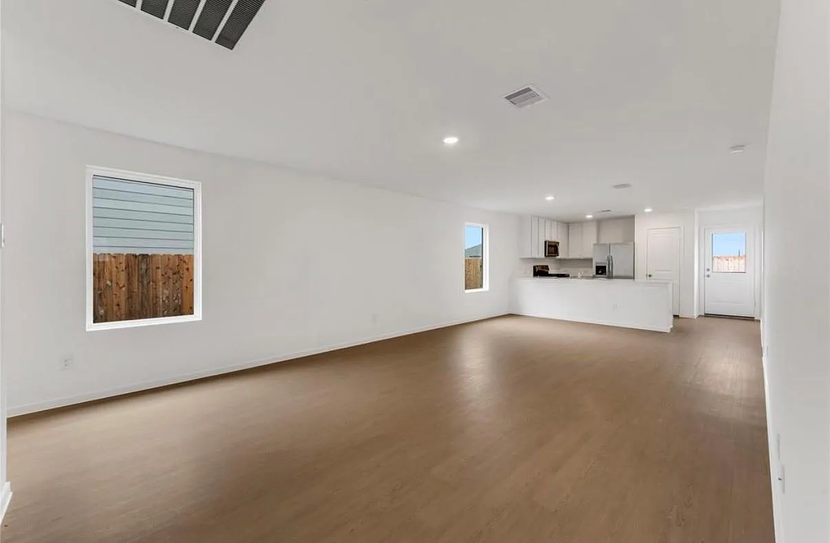 3 bed, 2.0 bath, $1,700 — Photo 4
