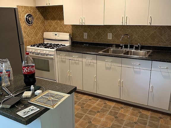 3rd image of 3525 Beale Ct