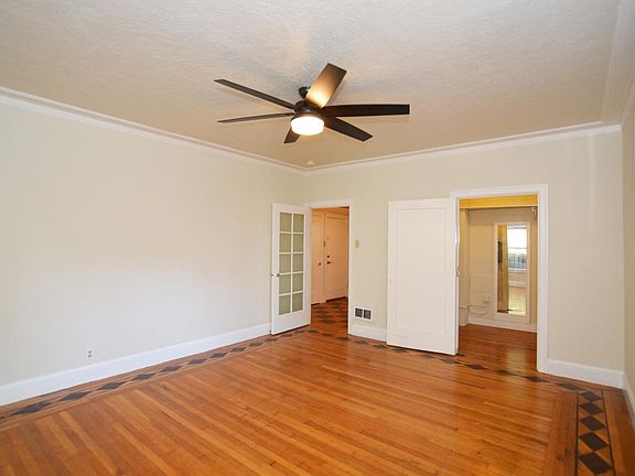 4th image of 860 Oak St APT 3
