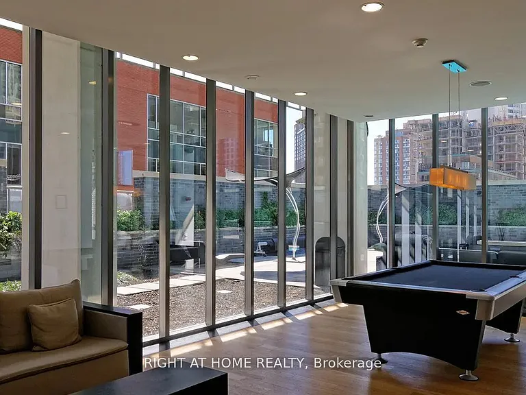 33 Charles St E #1005 — Photo 14
