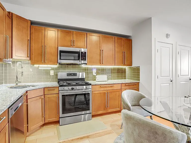 816 Kennedy St NW #2 — Photo 18