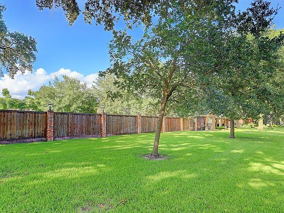 4th image of 4422 Silverwood Dr