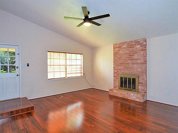 4th image of 16810 Hibiscus Ln