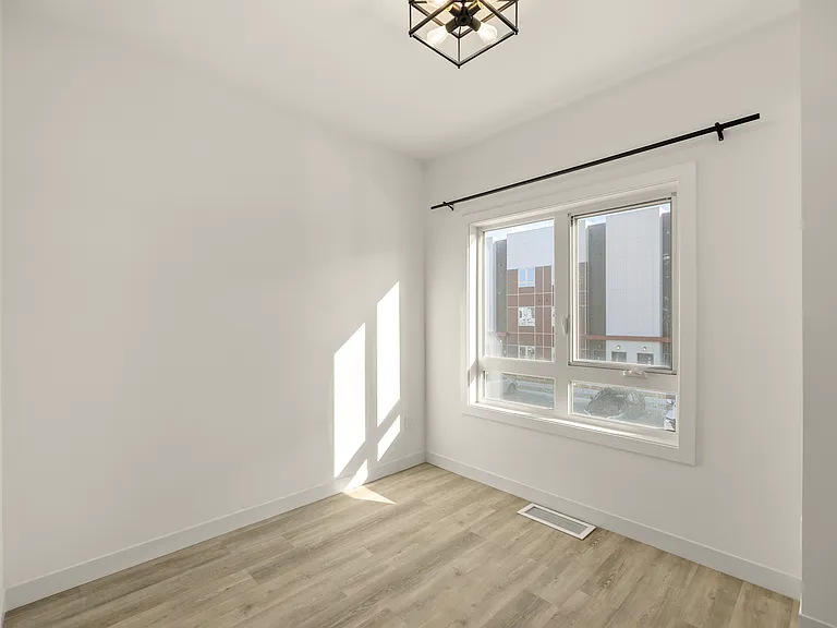 11 Merkel Manza Blvd — Photo 40