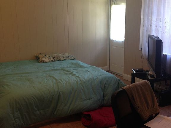 5th image of 2843 Woodside Ave