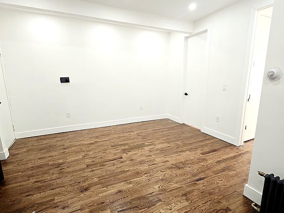 4th image of 385 Danforth Ave #1A